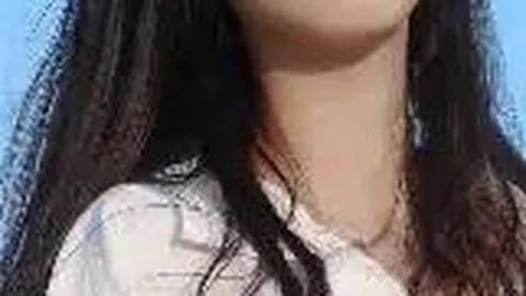 张艺兴访谈中言辞混乱，学历引发争议