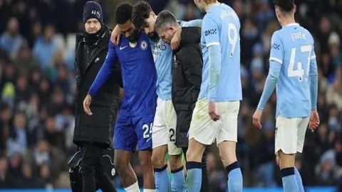 丁俊晖激战正酣，球迷热烈欢呼，体坛经典时刻重现