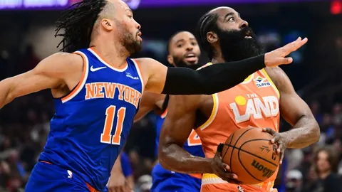 切尔西客场与埃弗顿握手言和，连胜势头终止。